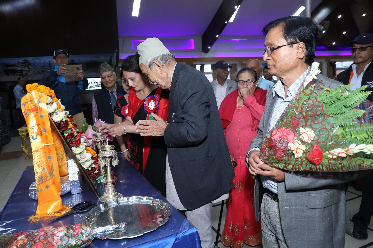 प्रेम-मोहन सिरपा: २०७६ व डा.सत्य मोहन जोशी भाजुयात हना ज्याझ्व